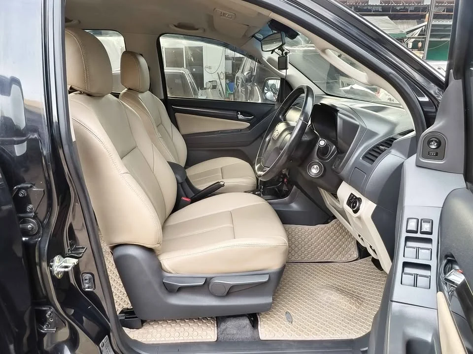 2013 Chevrolet Colorado II 2