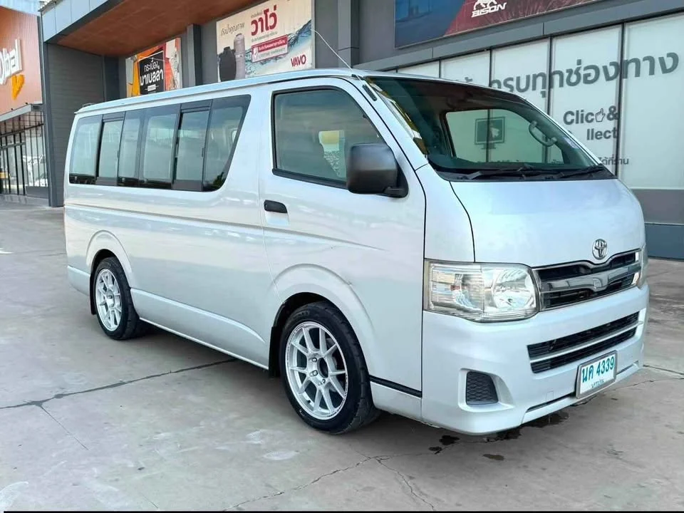 2013 Toyota HiAce V (H200) 3
