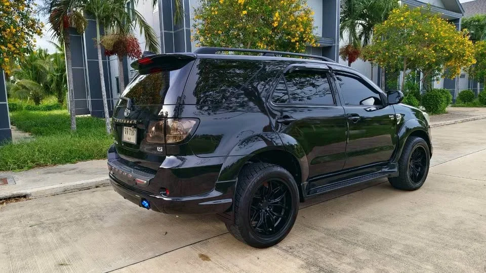 2005 Toyota Fortuner I 3