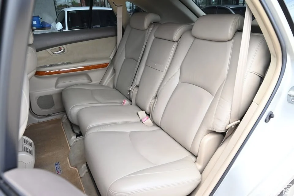 2005 Toyota Harrier II 2
