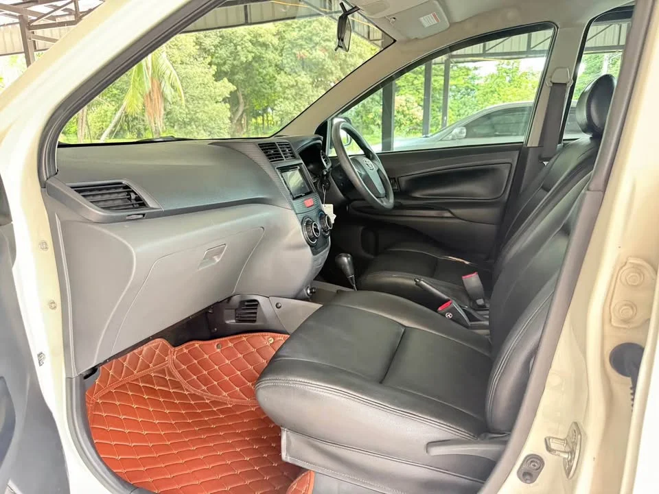 2013 Toyota Avanza II 2