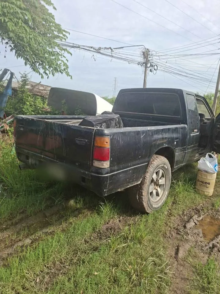 1996 Isuzu TFR III 3