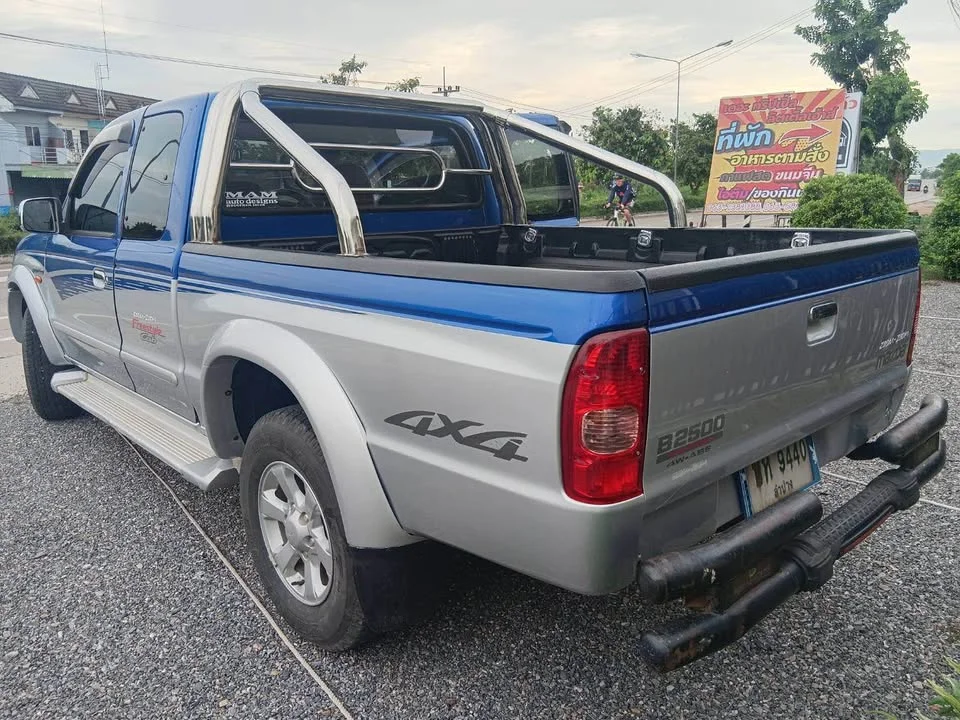 2002 Mazda 2500 Fighter V 3