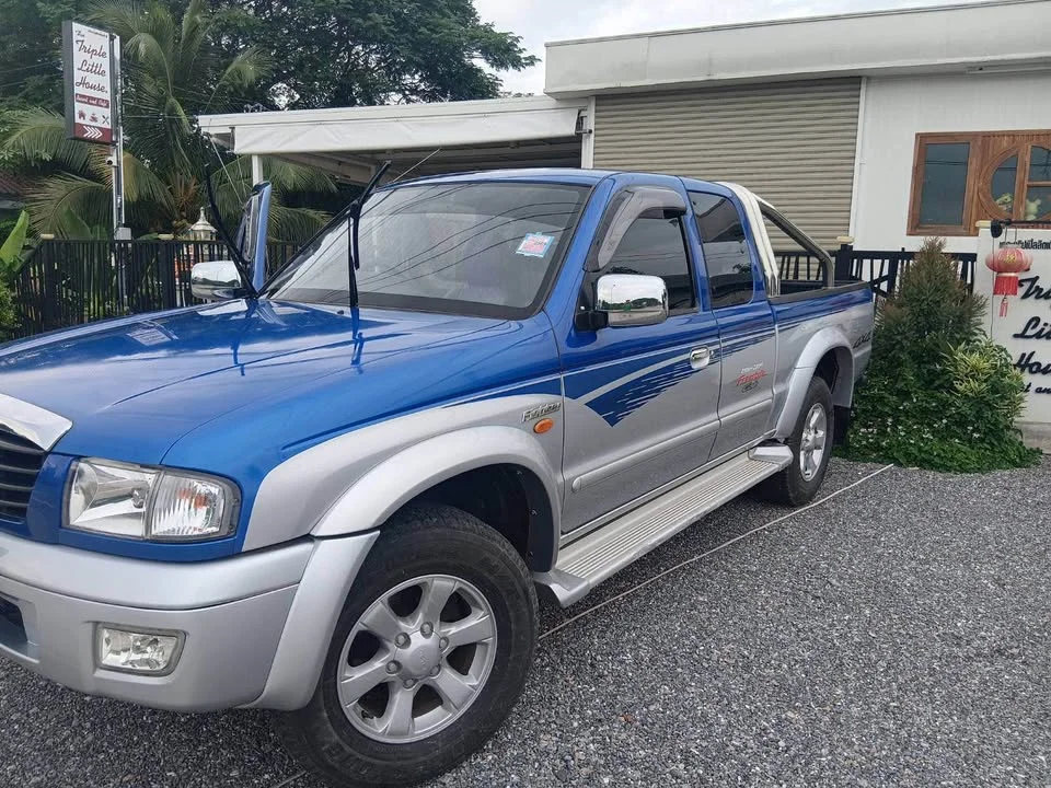 2002 Mazda 2500 Fighter V 2