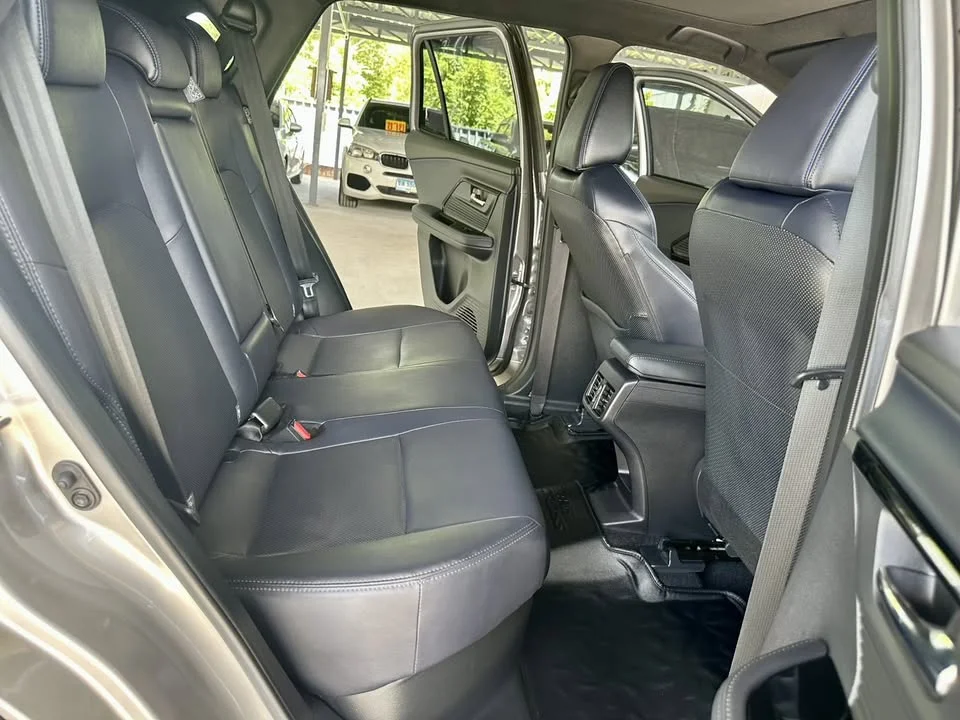 2025 Toyota Yaris Cross AC200 2