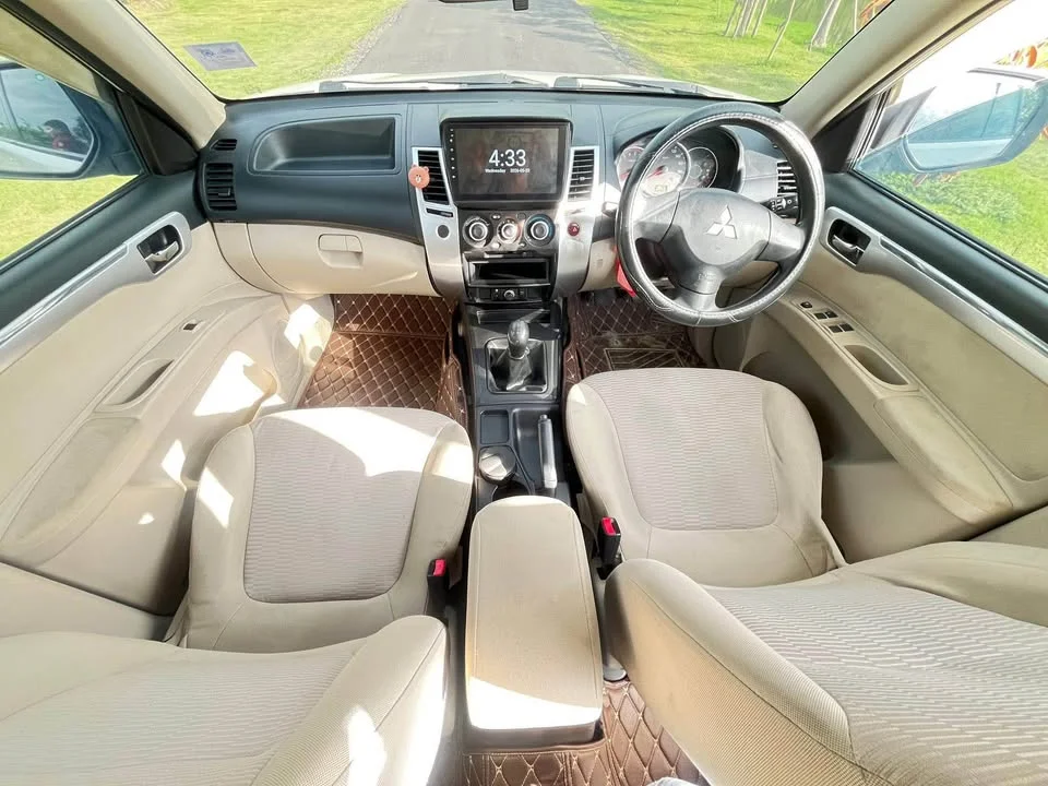 2013 Mitsubishi Pajero Sport II 2