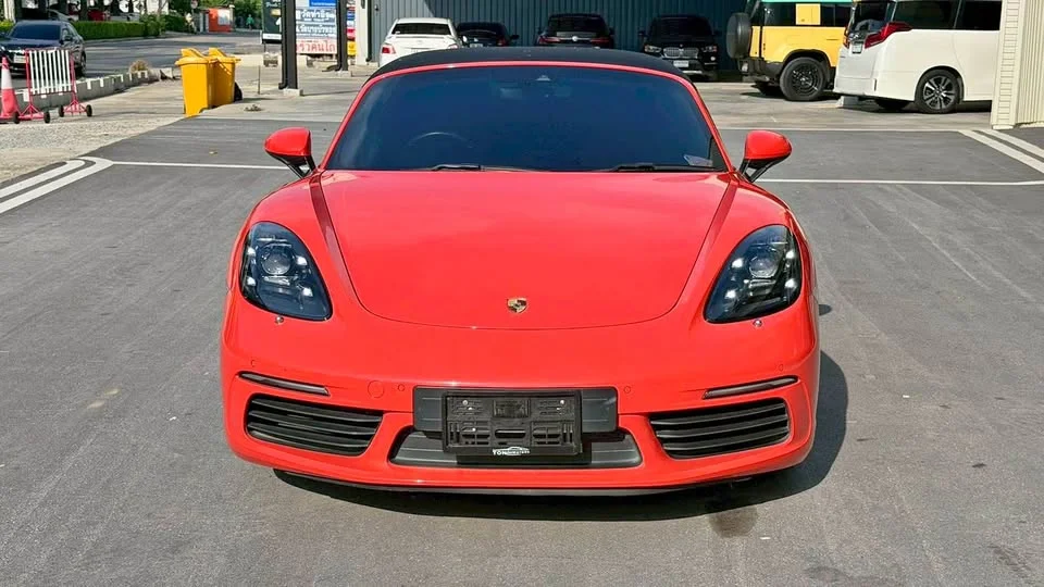 2016 Porsche 718 Boxster and Cayman IV 3