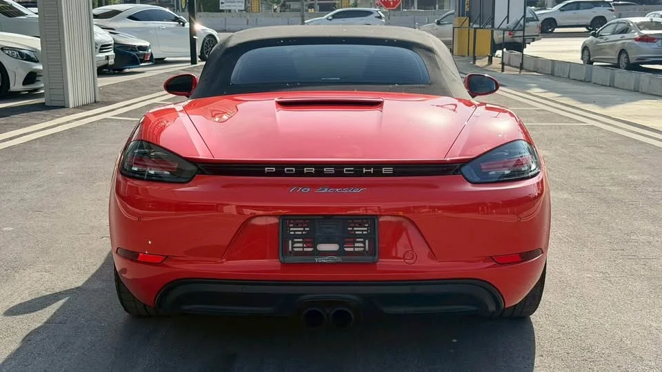 2016 Porsche 718 Boxster and Cayman IV 2