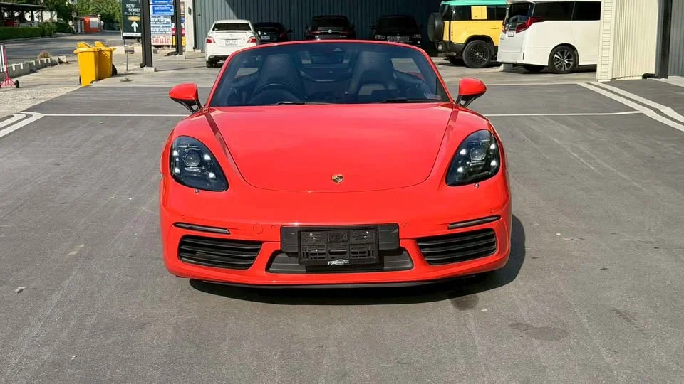 2016 Porsche 718 Boxster and Cayman IV 3