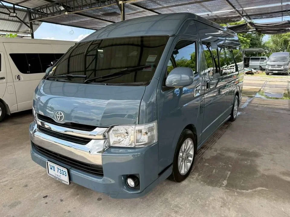 2012 Toyota Commuter V (H200) 3
