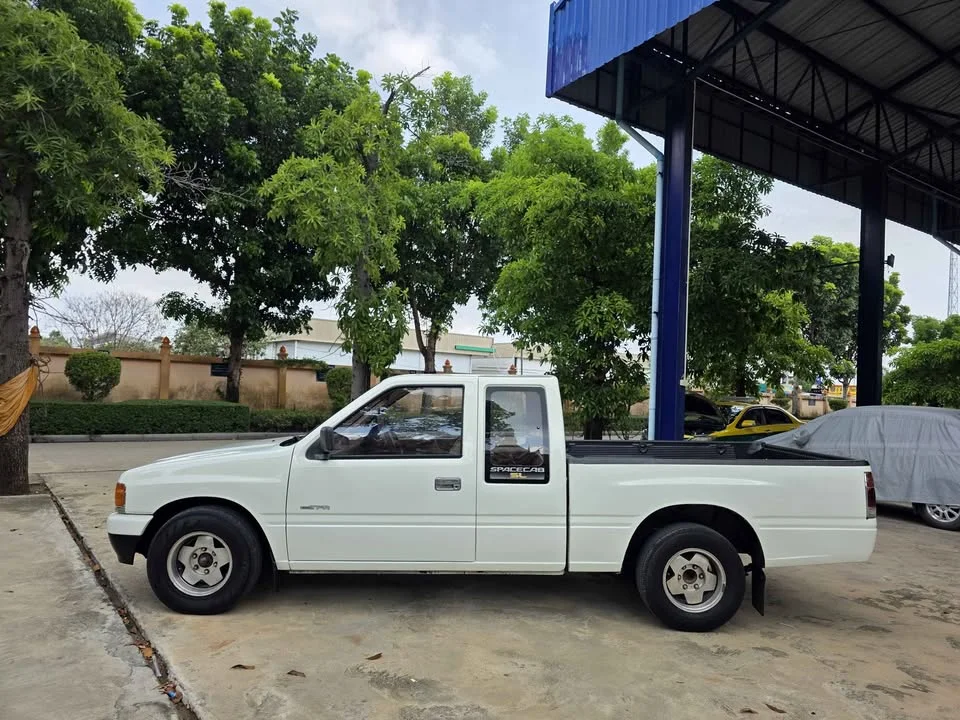 1994 Isuzu TFR III 2