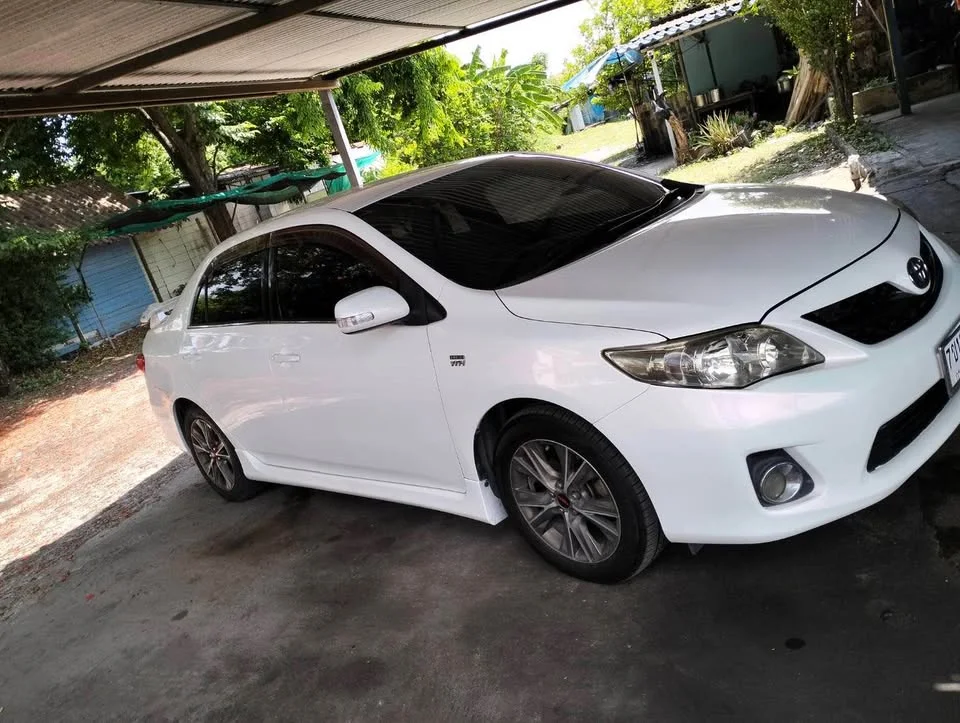 2013 Toyota Corolla Altis X (E140) 3
