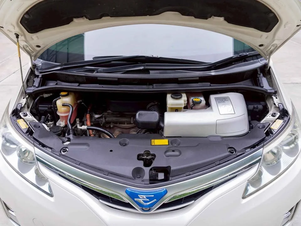 2010 Toyota Estima III 2