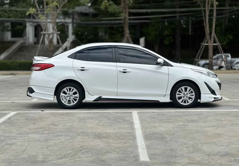 2018 Toyota Yaris ATIV III 2