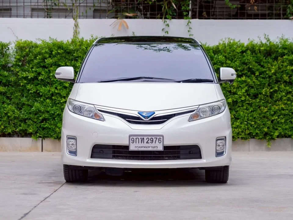 2010 Toyota Estima III 2