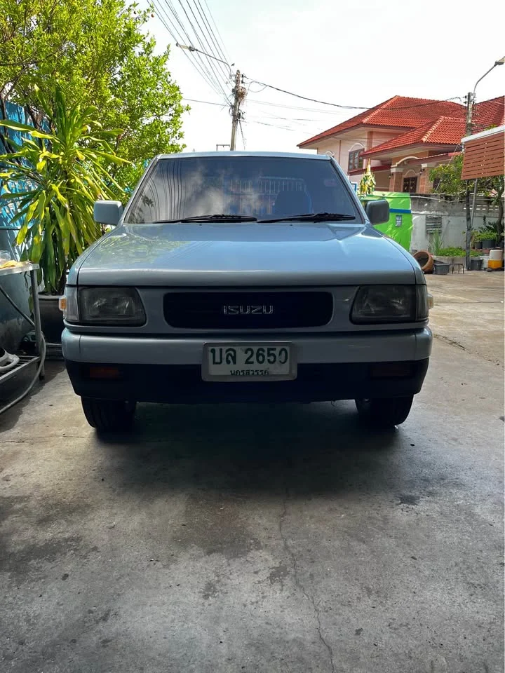 1996 Isuzu TFR III 3