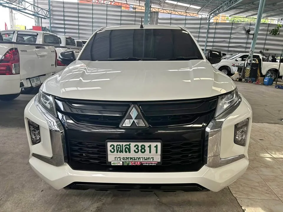 2023 Mitsubishi Triton V 3