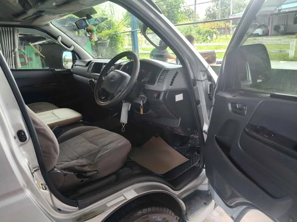 2005 Toyota Commuter V (H200) 3