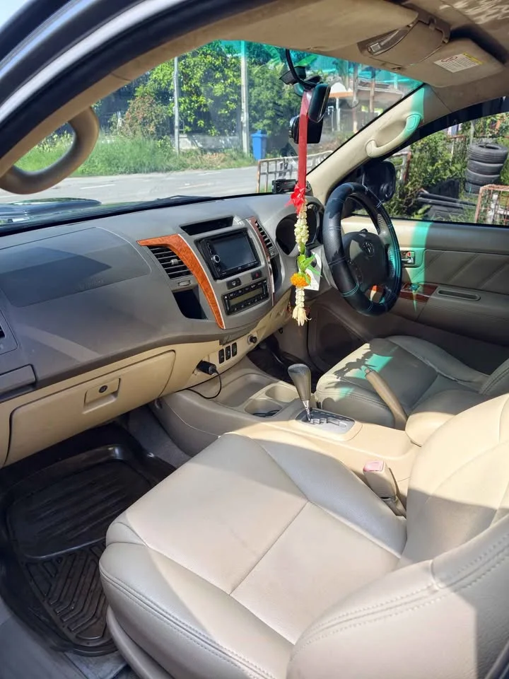 2009 Toyota Fortuner I 3