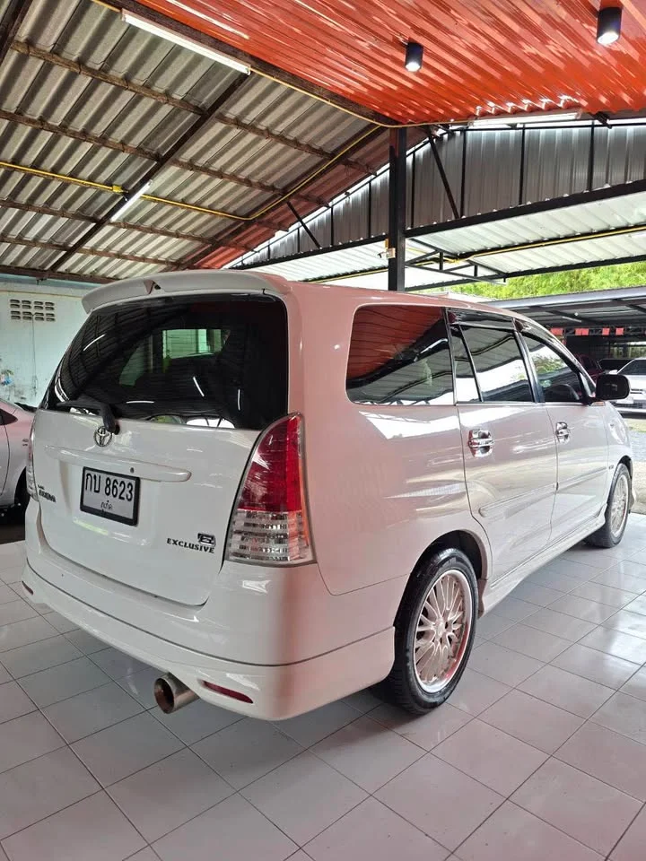 2011 Toyota Innova I 2