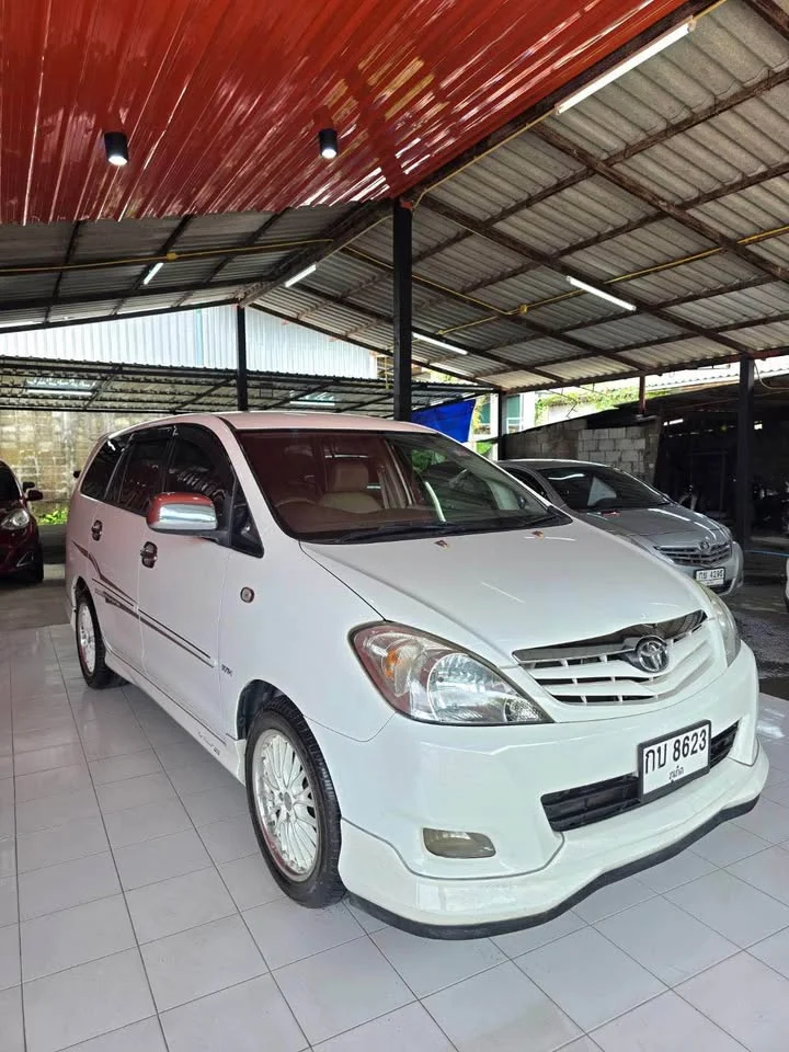 2011 Toyota Innova I 3