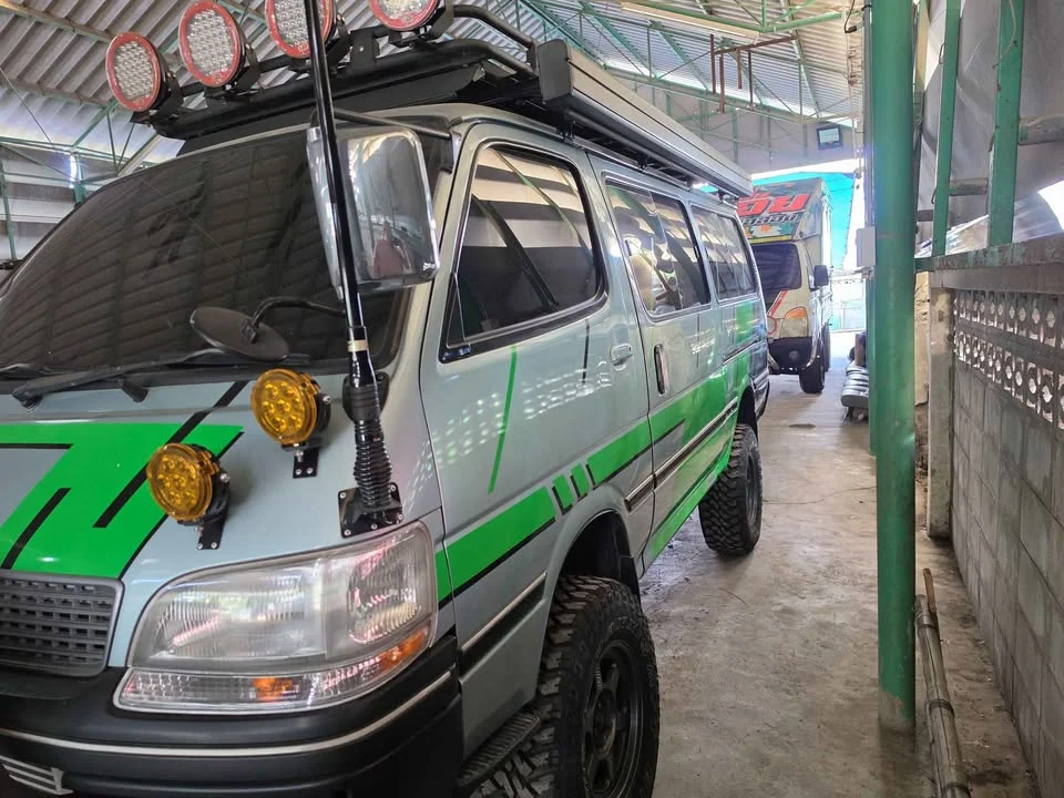 1994 Toyota Commuter IV (H100) 2