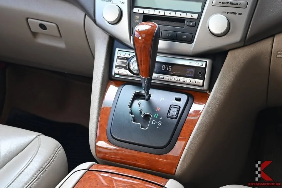 2005 Toyota Harrier II 2