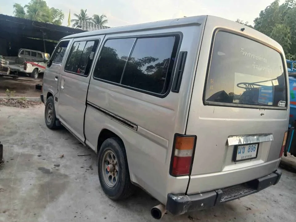 1993 Nissan Urvan IV (E24) 3