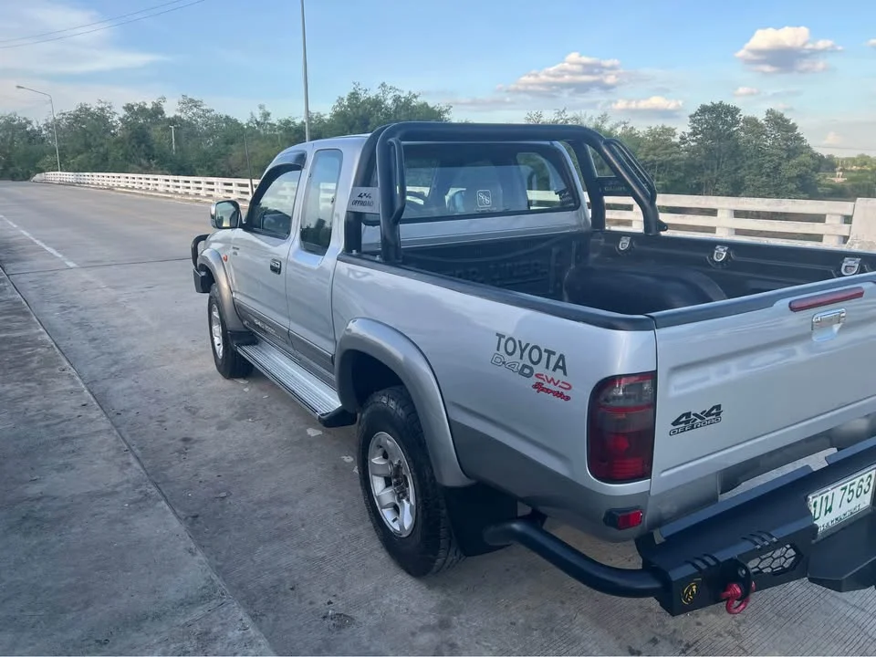 2002 Toyota Hilux Tiger VI 2
