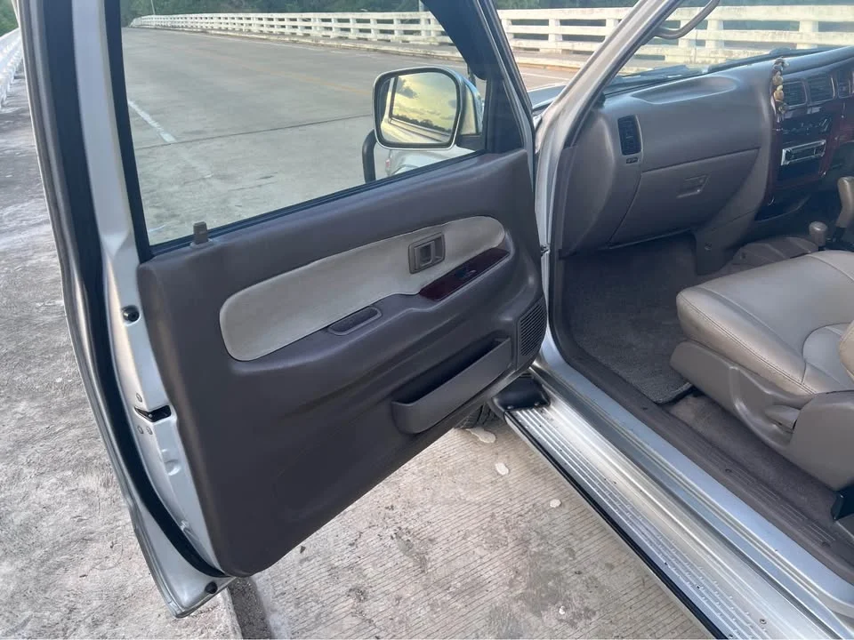 2002 Toyota Hilux Tiger VI 3