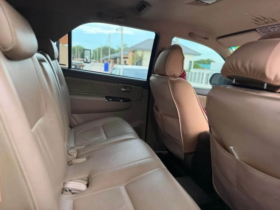 2013 Toyota Fortuner I 3