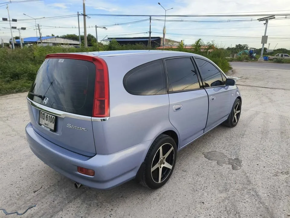 2002 Honda Stream I 2