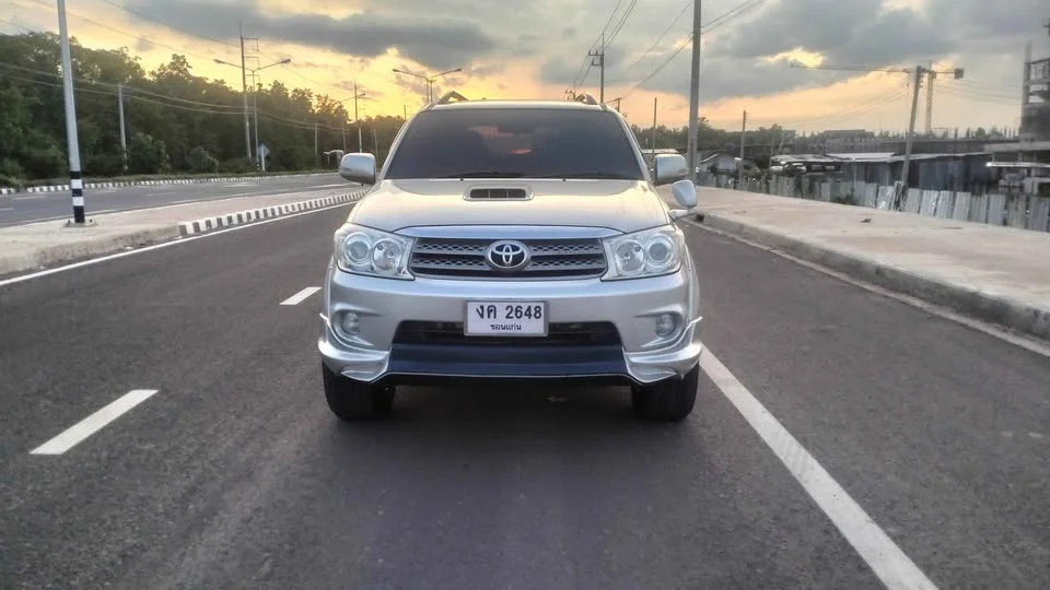 2010 Toyota Fortuner I 2