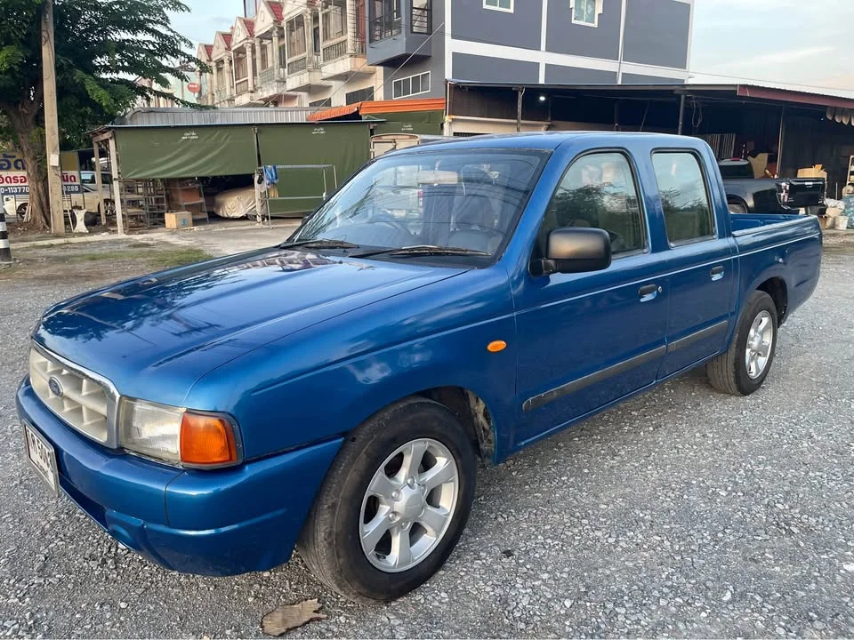 2000 Mazda 2500 Fighter V 3