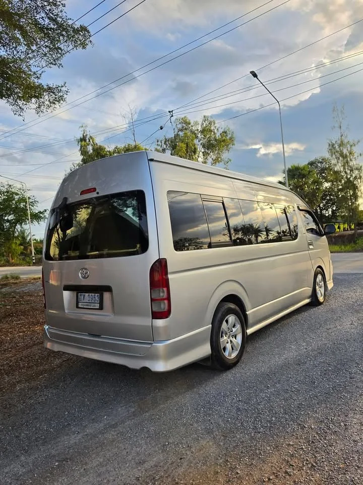 2009 Toyota Commuter V (H200) 2