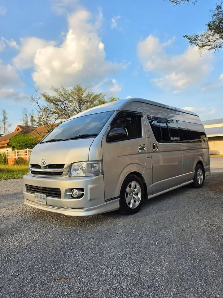 2009 Toyota Commuter V (H200) 3