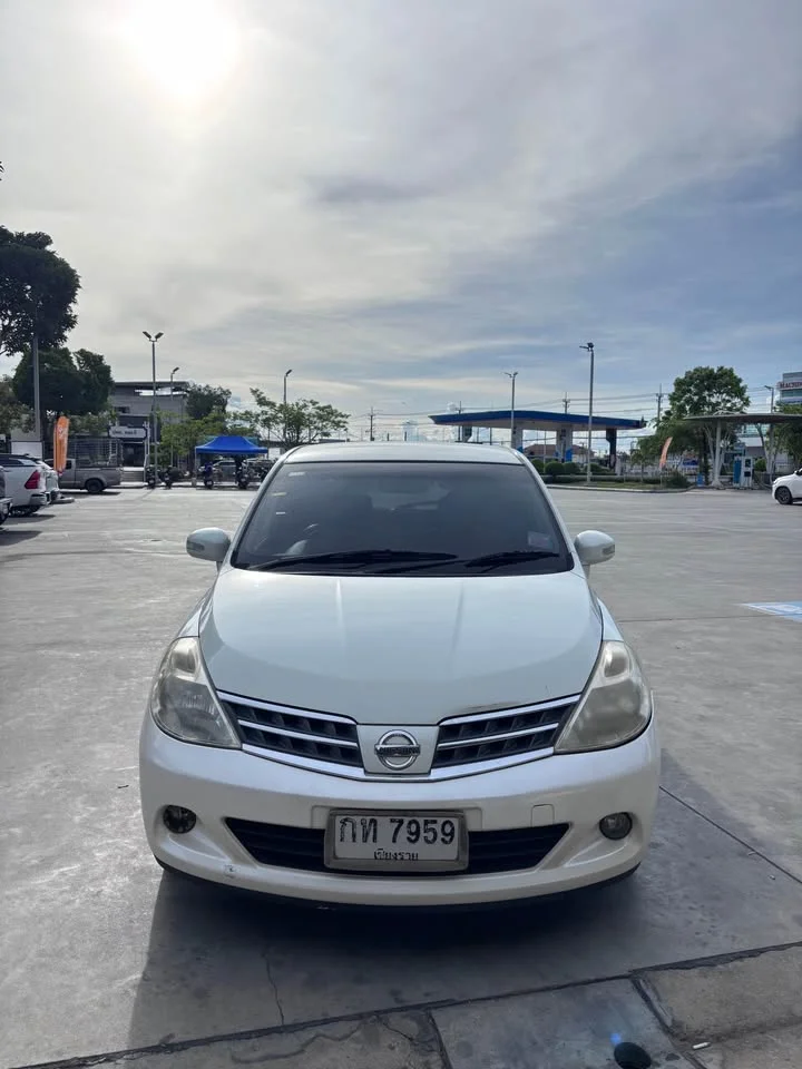 2010 Nissan Tiida I (C11) 3