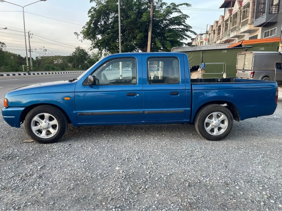 2000 Mazda 2500 Fighter V 3