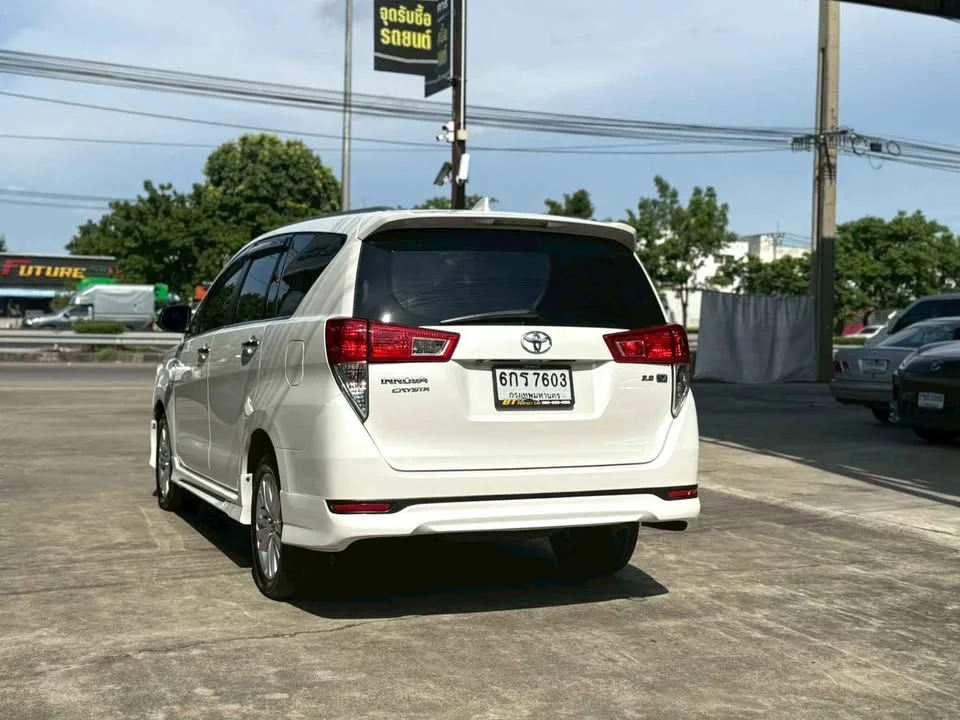 2017 Toyota Innova II 2