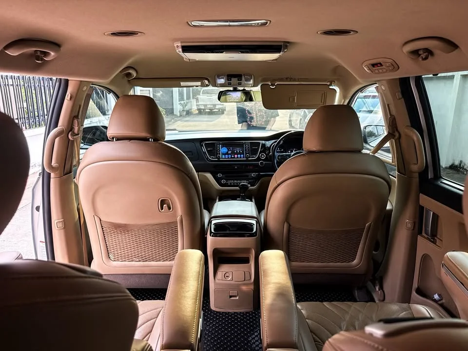 2015 Kia Carnival III 2