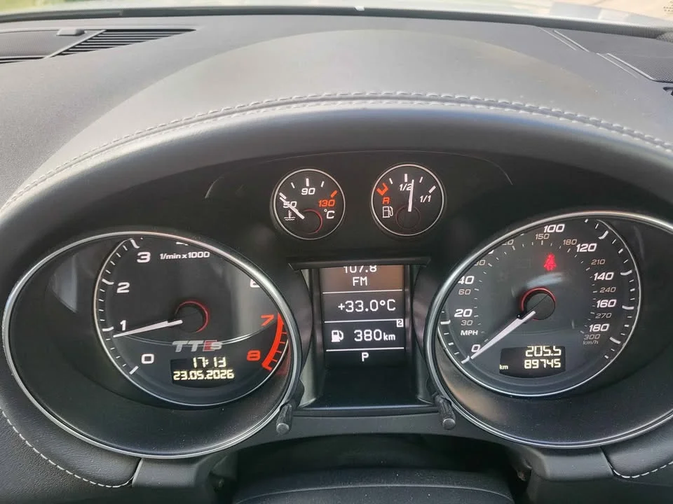 2011 Audi TT Mk2 2
