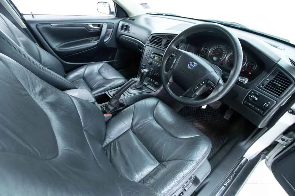 2005 Volvo V70 II 2