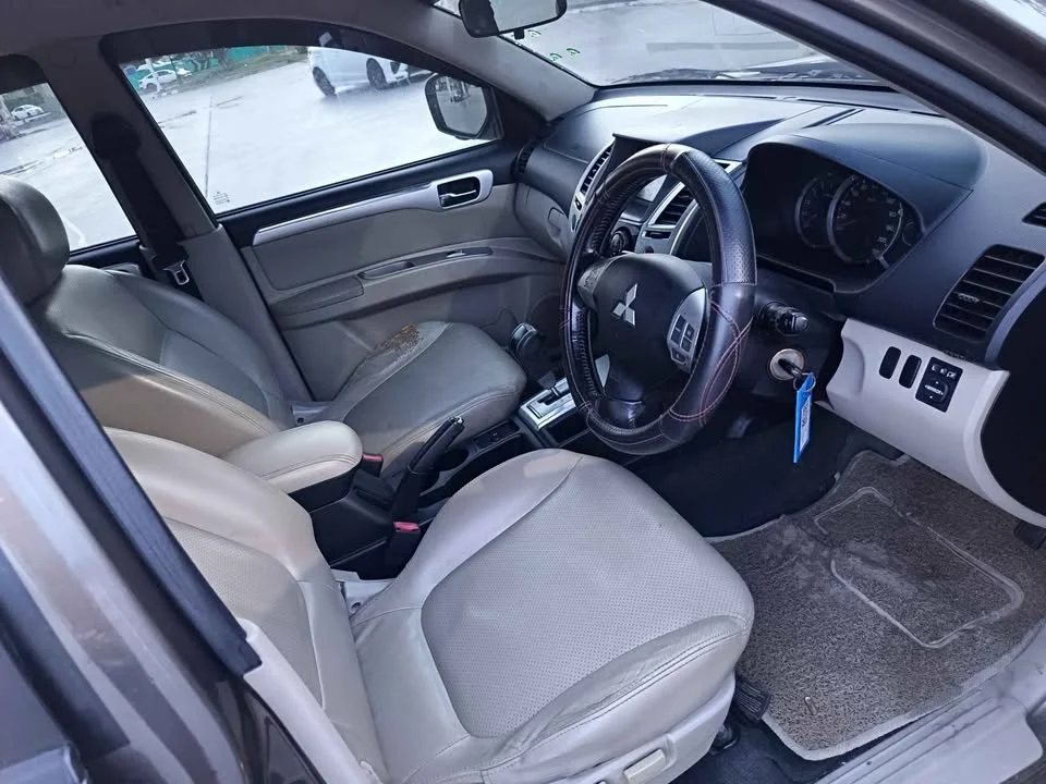 2012 Mitsubishi Pajero Sport II 3