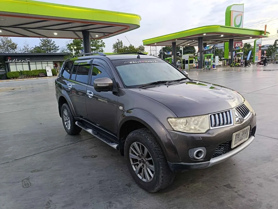 2012 Mitsubishi Pajero Sport II 2