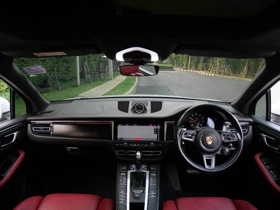 2020 Porsche Macan I 2