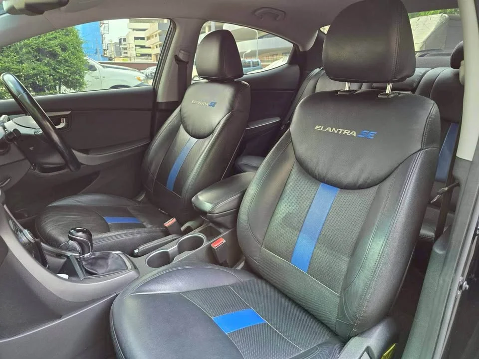 2016 Hyundai Elantra V 2