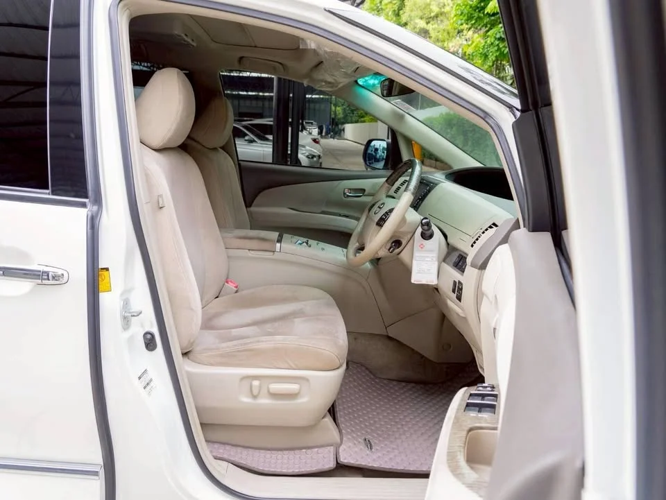 2010 Toyota Estima III 2