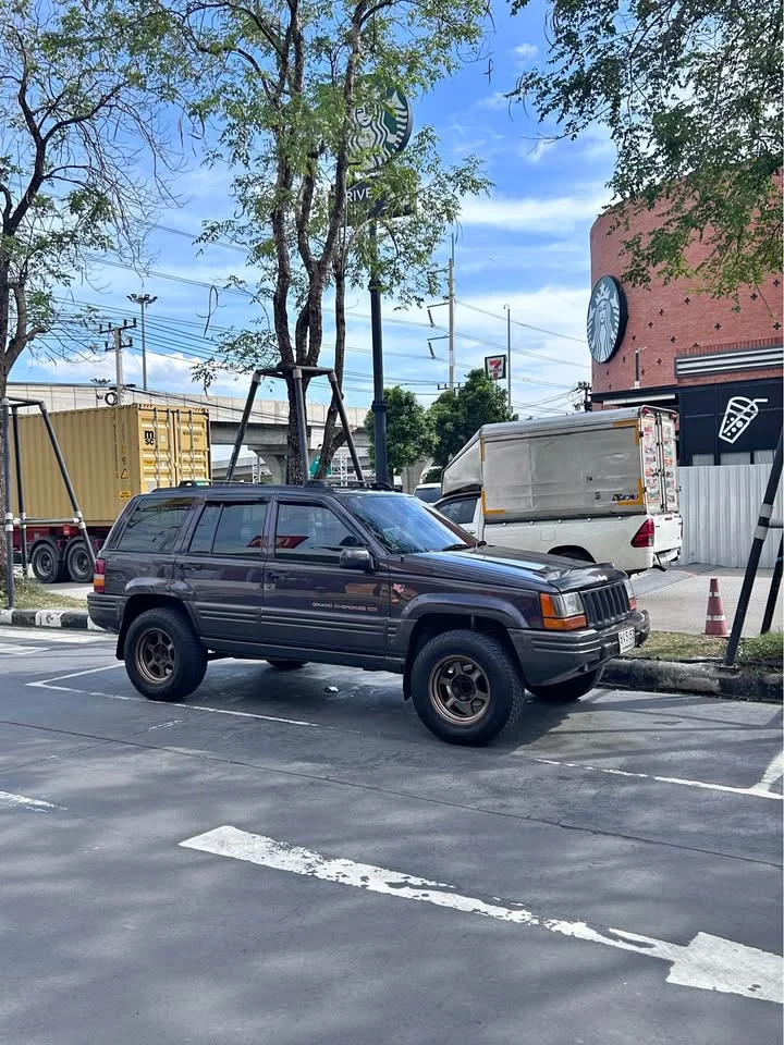 1997 Jeep Grand Cherokee ZJ 2