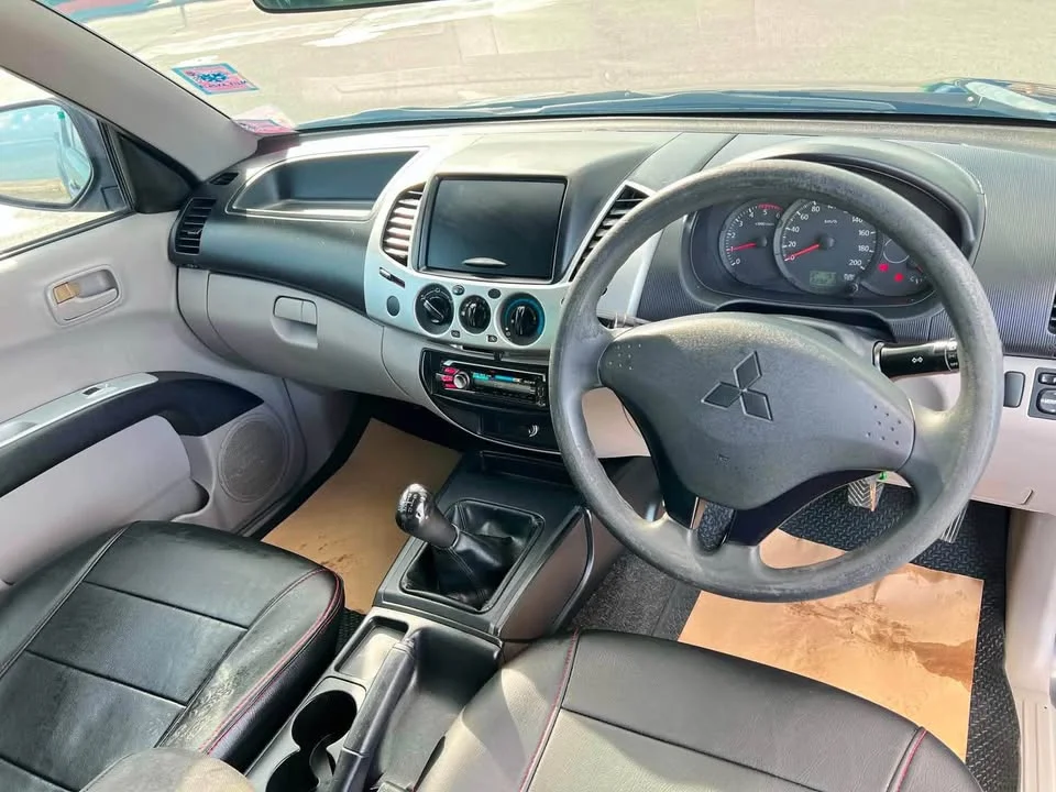 2012 Mitsubishi Triton IV 3