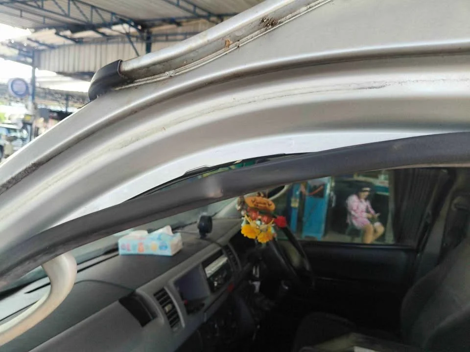 2005 Toyota Commuter V (H200) 2